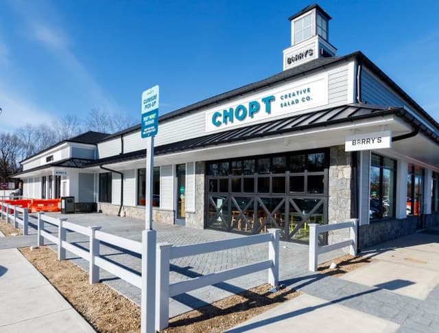 Imgae of Roslyn Heights store front